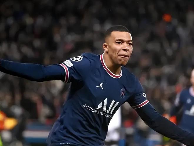 勇夺金靴，法比奥赛后社媒：感谢队友以及每位愿意相信我的人