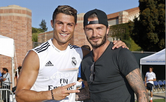 球员暖心动作感动全场